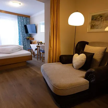 Vendégház Gasthaus-pension Golfvilla 3*